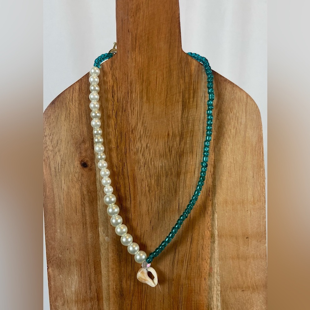 Seashell beaded‎ pearl Turquoise Aloha beach necklace Choker surfer girl toggle
